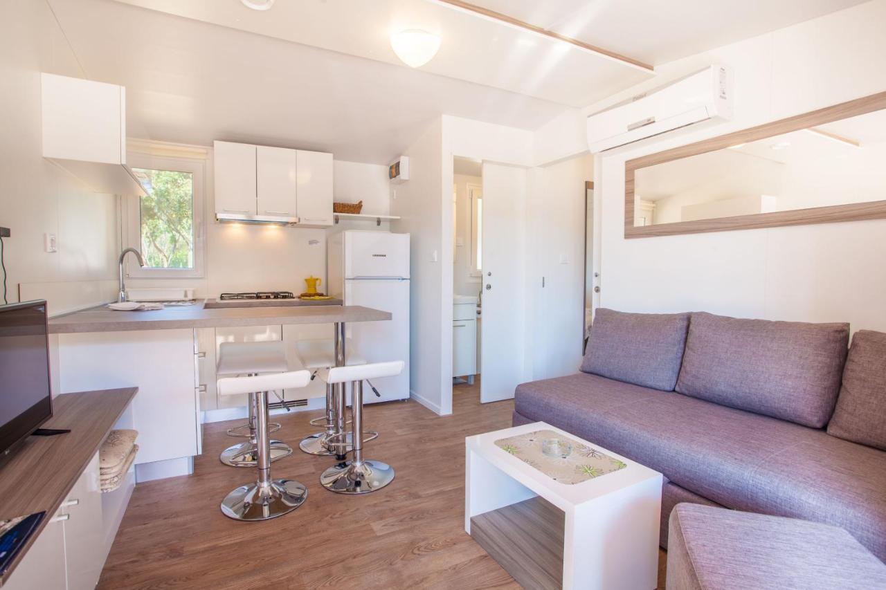 Mobile Homes Delta Marine At Campsite Rapoca ネレジネ エクステリア 写真